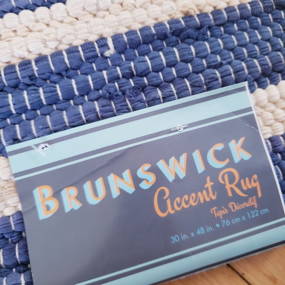 Urban Barn Brunswick NWT Accent Rug - Picture 2 of 6